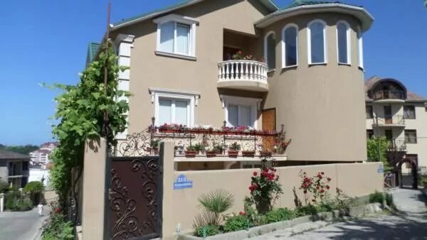 Рахманинова 35 сочи фото Продам квартиру в Сочи по адресу Рахманинова (Центральный р-н) пер, 49/15, площа