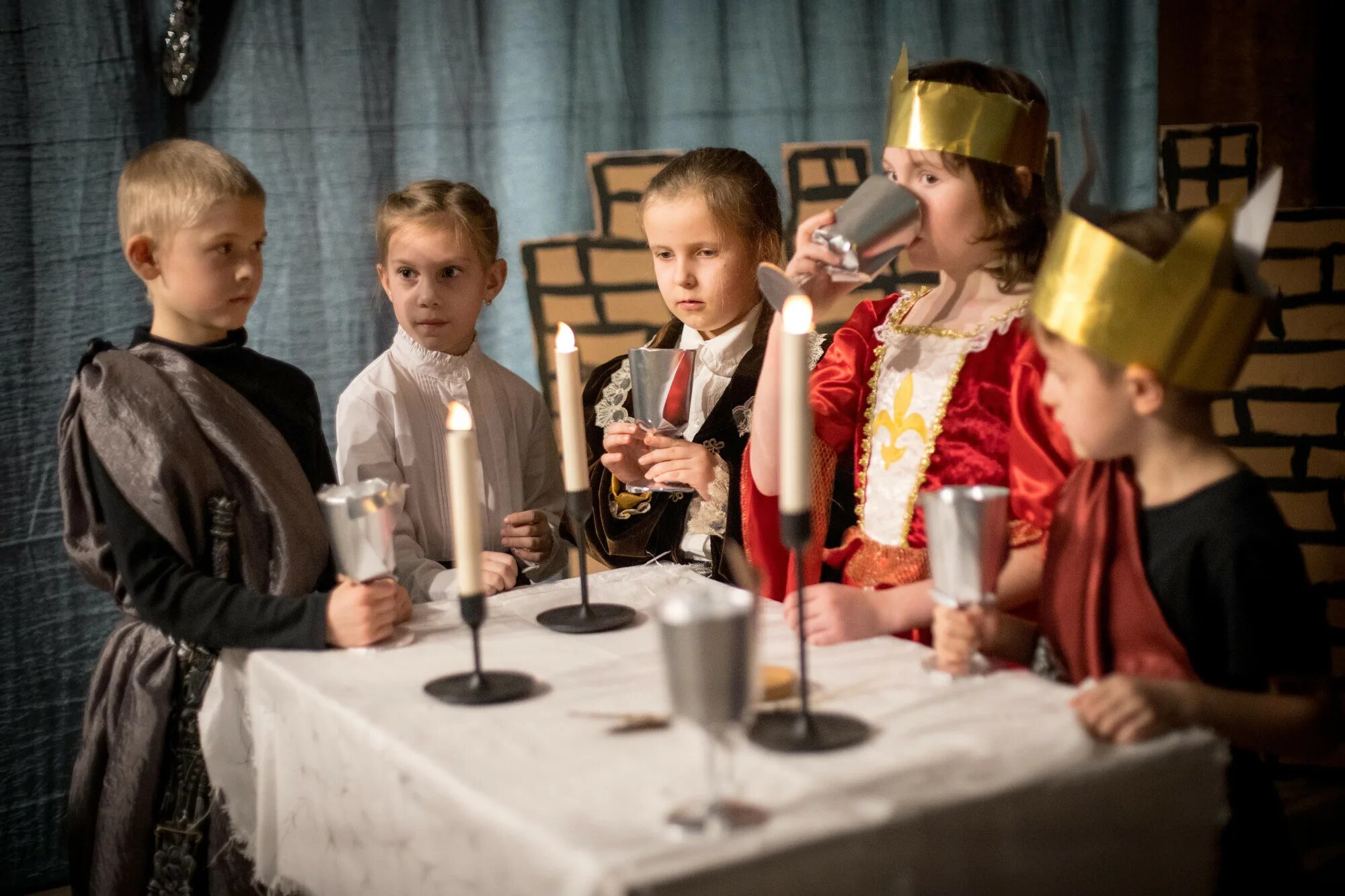 артист детская студия. артист детская студия. дети райка театр москва. дети актеры на сцене. детский театр.