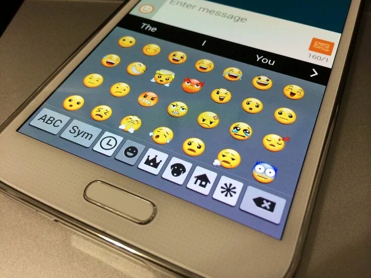 Как закрыть фото смайликом на телефоне Memoji, или как сделать смайлики эмодзи из своих фото на iPhone Яблык: техноло