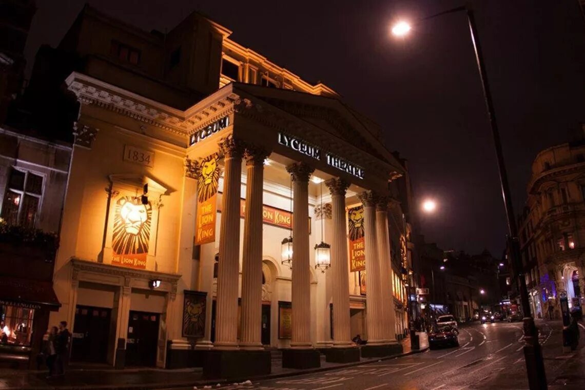 London theaters. Театр лицеум в лондоне. London theaters. Театр сондхайма. Ковент гарден в лондоне.