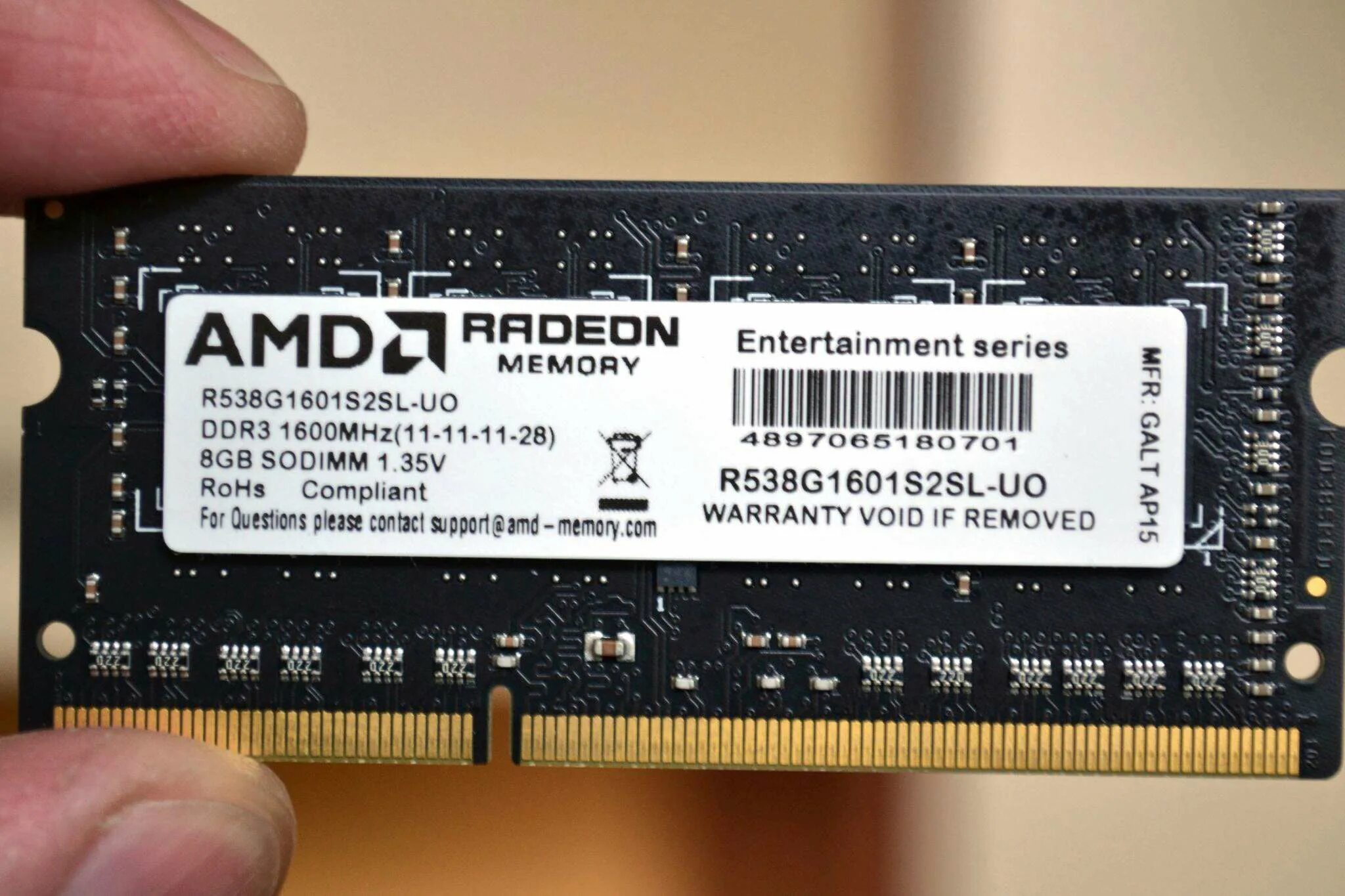 Оперативная память AMD Radeon r5 Entertainment Series [r538g1601u2s-u] 8 ГБ. SODIMM AMD Radeon r5 Entertainment Series [r538g1601s2s-u] 8 ГБ. Модуль памяти AMD r538g1601s2s-u ddr3 - 8гб 1600, so-DIMM, OEM. AMD r538g1601s2s-u ddr3 - 8гб.
