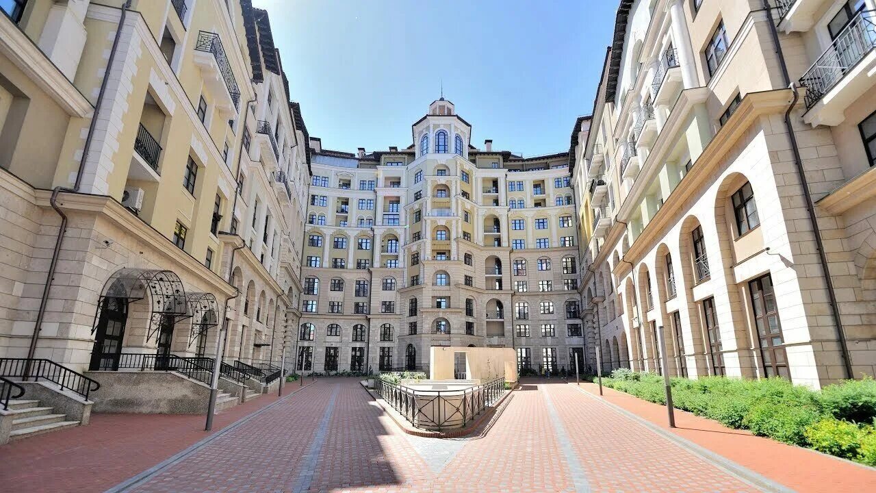 Итальянский квартал москва. Итальянский квартал новослободская. Москва итальянский квартал на новослободской. Итальянский квартал новослободская. Квартира итальянский квартал москва.