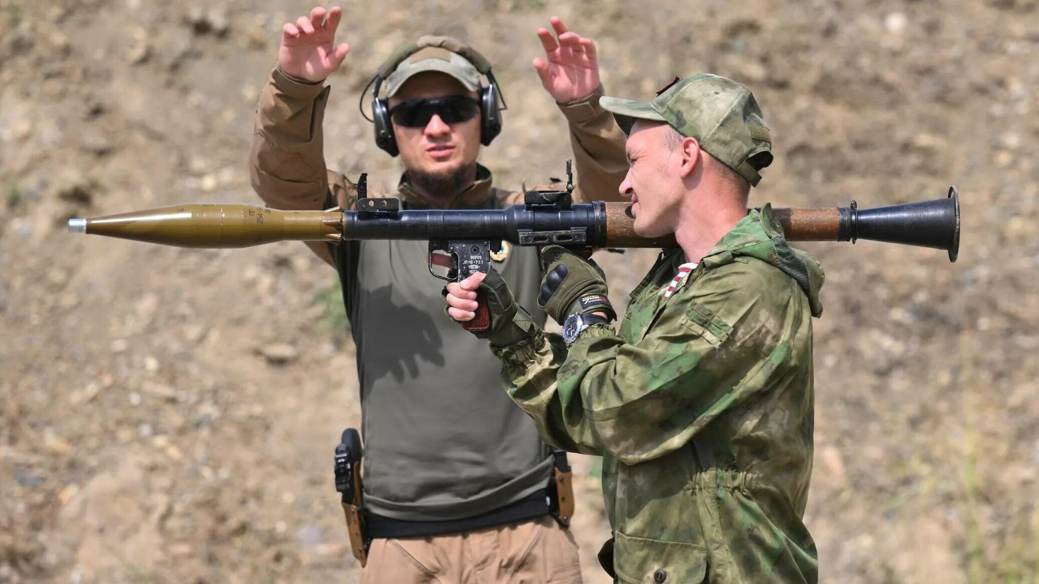 Военные гранатометы. Военная подготовка. Реактивный противотанковый гранатомёт. Военное оружие.