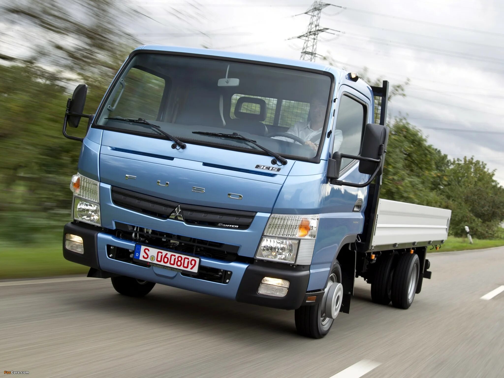 Куплю митсубиси кантер фусо. Mitsubishi Fuso Canter. Грузовик Mitsubishi Fuso Canter. Мицубиси Фусо Кантер. Mitsubishi Fuso Canter 2010.