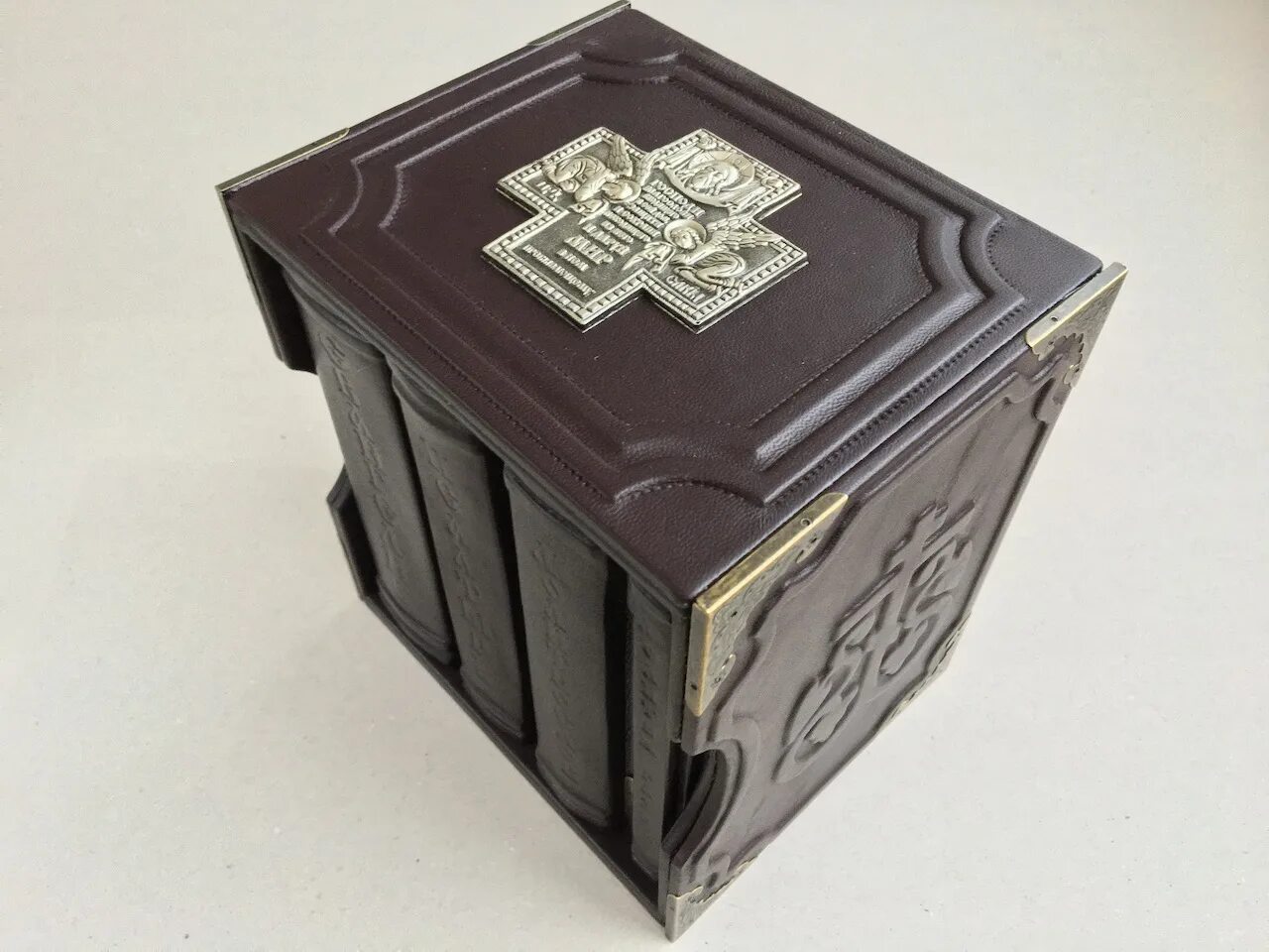 1900 box. Евангелие псалтирь молитвослов. библия и молитвослов. подарочный православный набор. миниатюрные евангелия в одной коробке 1900 года.