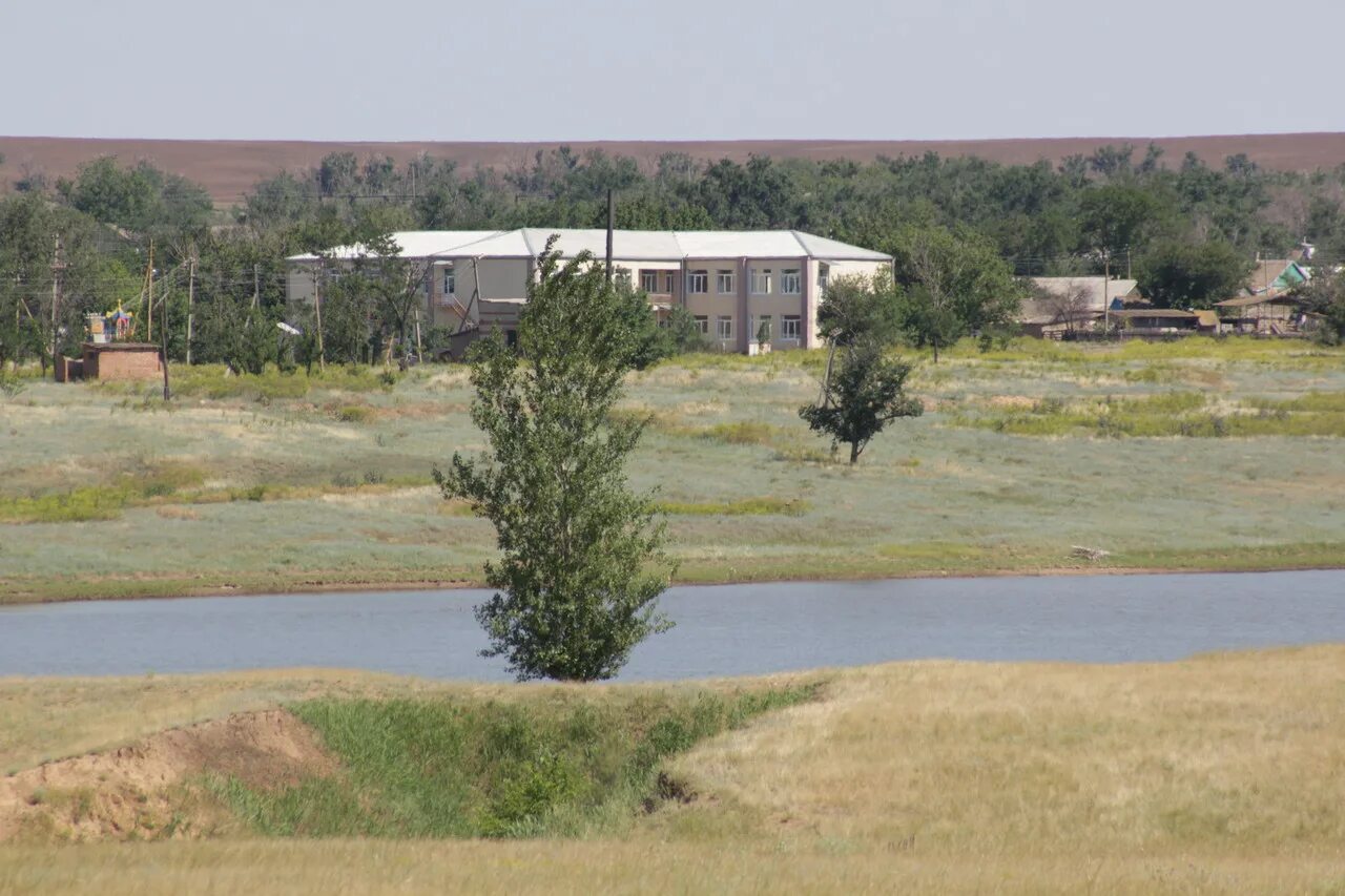 Погода село киевка. Ростовская область Ремонтненский район поселок Киевка. Село Богородское Ремонтненский район Ростовская область. Село Валуевка Ростовская область Ремонтненский район. Красный Партизан Ремонтненский район Ростовская область.