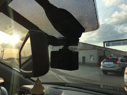 Видеорегистратор на лобовое стекло