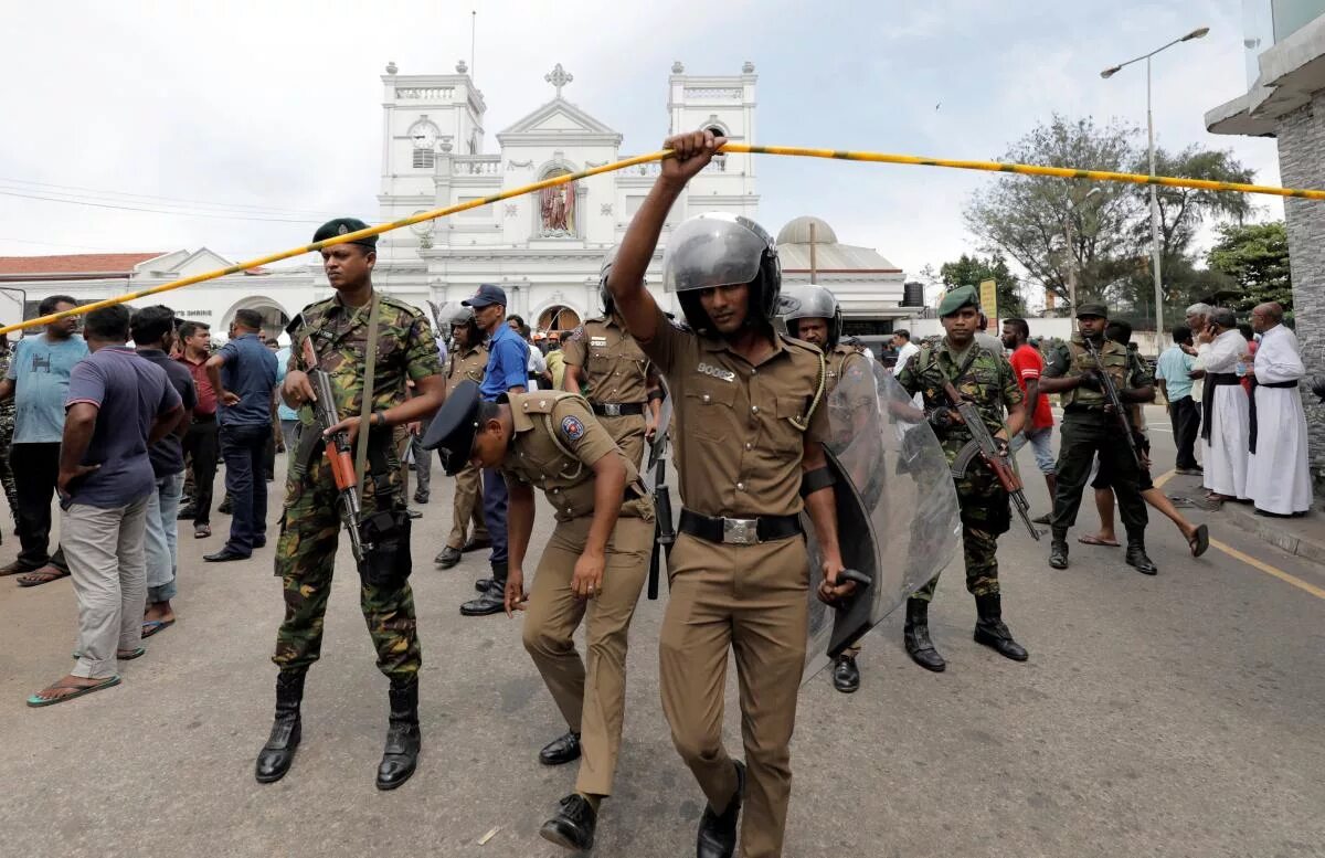Шри Ланка полиция. Массовый митинг в Шри Ланке. Теракт в шри ланке