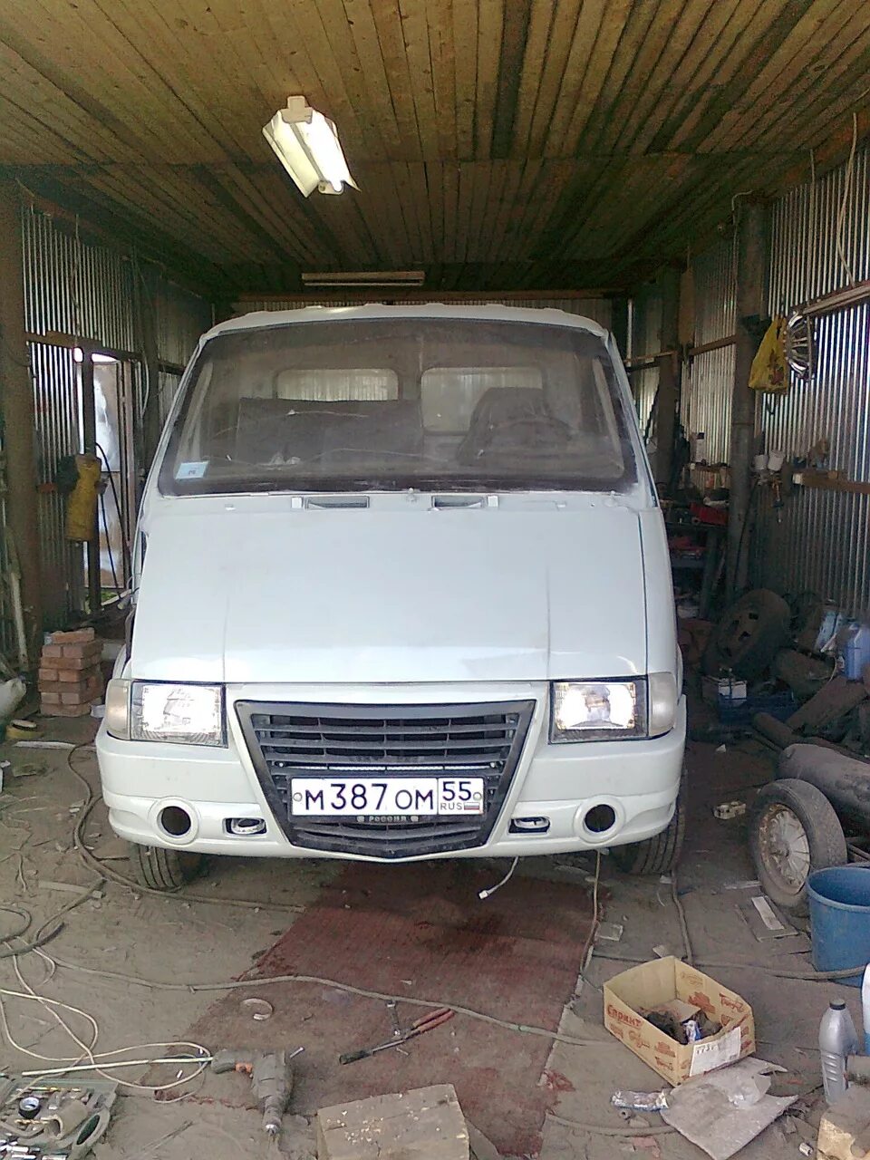 Бампер газель бизнес на газ 3110. Бампер от газели нового образца на газель старого образца. Тюнинговый бампер на газель старого. Бампер газель квадратные фары. Газель с квадратными фарами.