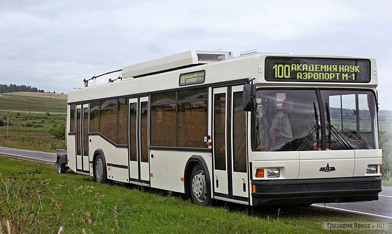 МАЗ Этон т103. МАЗ 103 троллейбус. Троллейбус МАЗ 103т Москва. Низкопольный МАЗ 103.