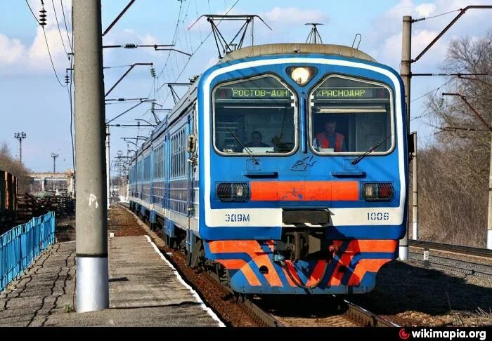 Электричка партизанск владивосток сегодня. Электричка Владивосток. Владивосток-Партизанск электропоезд. Батайск электрички. Электричка Владивосток Партизанск.