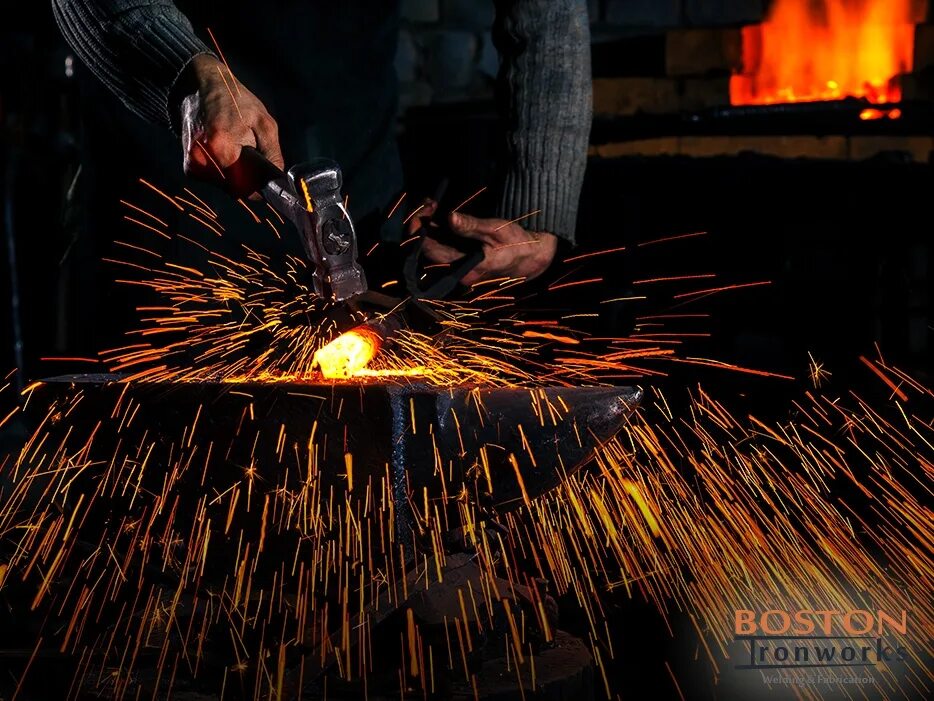 Горячий алюминий. Ковка и штамповка. Ковка металла. Обработка металлов давлением. Ковка процесс работы.