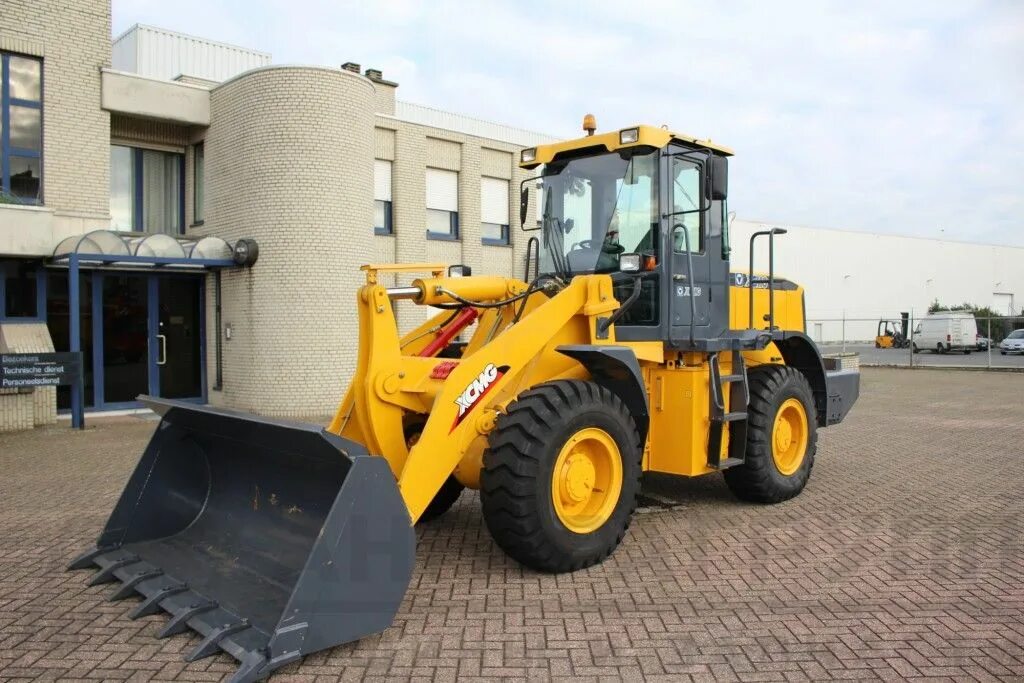 Стекла фронтальных погрузчиков. Zl 30 фронтальный погрузчик. Hyundai hl740-9s. Sdlg l968f погрузчик. Фронтальный погрузчик sdlg 946.
