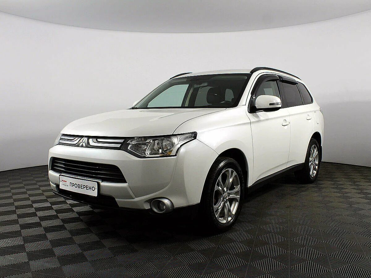 Аутлендер 3 л. Митсубиси Аутлендер 2013 белый. Mitsubishi Outlander 2013. Мицубиси Аутлендер 2013. Mitsubishi Outlander 2013 белый.