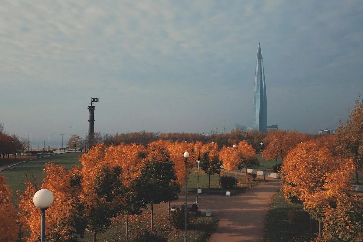 Парк 300-летия Санкт-Петербурга. Парк 300 летия Питер. Парк 300-летия Санкт-Петербурга осень. Парк 300 летия Петербурга осенью.