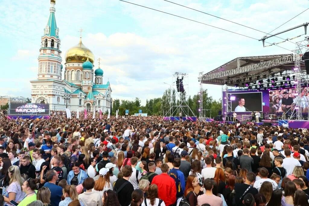 Омск Соборная площадь (Омск). Соборная площадь Омск праздник. Соборная площадь Омск концерт. День молодежи Омск 2023.