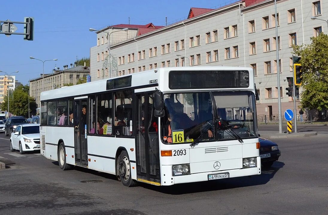 Автобус 16а брянск. Автобус Mercedes-Benz o405n2. MB o405n fotobus. Автобус 324 Mercedes o405n2. Mercedes o405n2 салон.