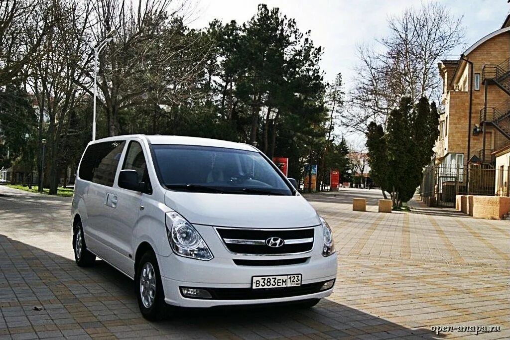 Такси анапа минивэн. Hyundai Grand Starex 2008. Hyundai Grand Starex, 2008 белый. Хендай Гранд Старекс 2008. Hyundai Starex 2008 белый.