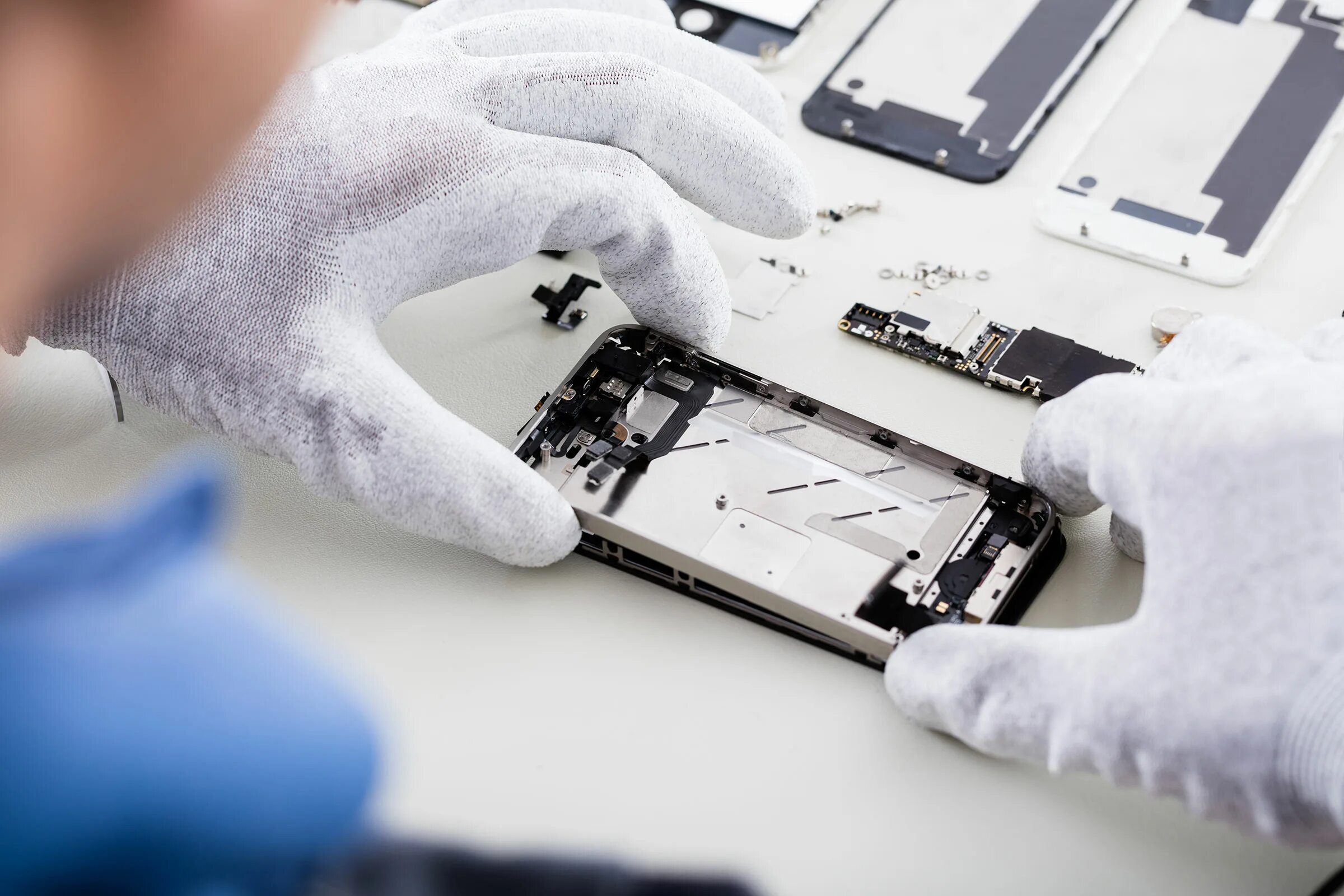 Ремонт iphone repair. Починка смартфона. Починка айфона. Сервис по ремонту телефонов iphone. Починка телефонов айфон.