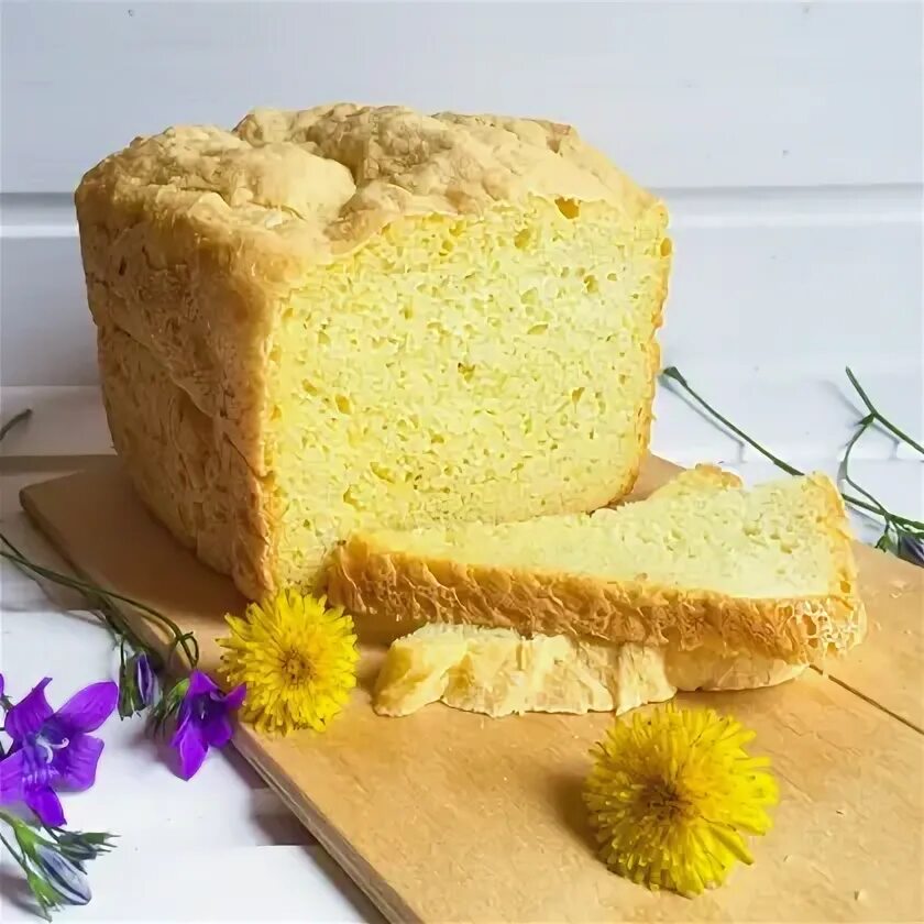 Кукурузный хлеб с сыром. Хлеб с кукурузной мукой. Кукурузный хлеб на дрожжах рецепт. Хлеб из кукурузы. Кукурузный хлеб фото.