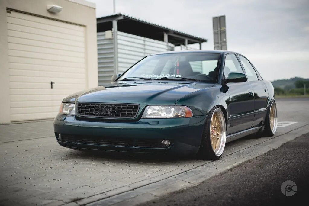 Pantherschwarz Kristalleffekt - Audi (R)S4 B5 Limousine - by Marian Beutler (htt