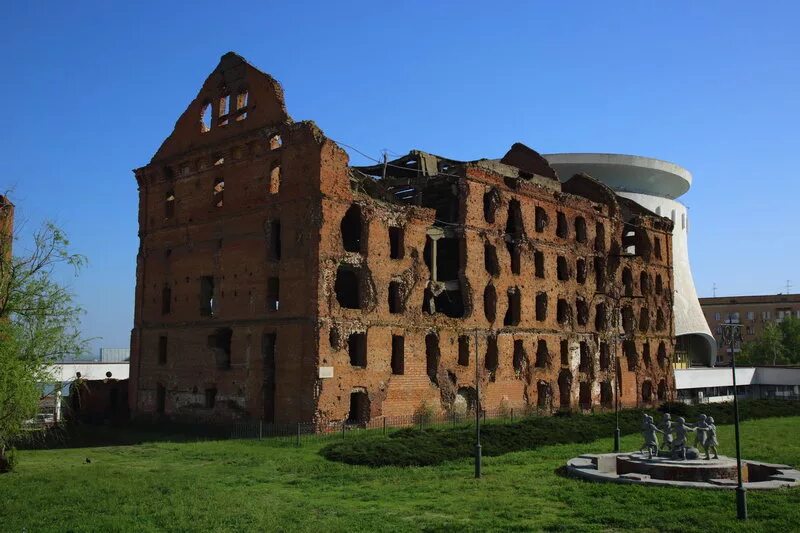 руины мельницы. мельница грудинина в волгограде. руины мельницы гергардта в волгограде. мельница сталинградская битва волгоград. руины мельницы.