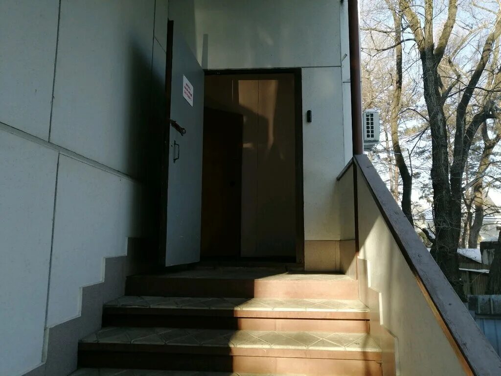 Марина довгий хабаровск. Сотрудник отдела по вопросам миграции. Управление по вопросам миграции по хабаровскому краю. Управление по вопросам миграции по хабаровскому краю. Г хабаровск ул дзержинского 46.