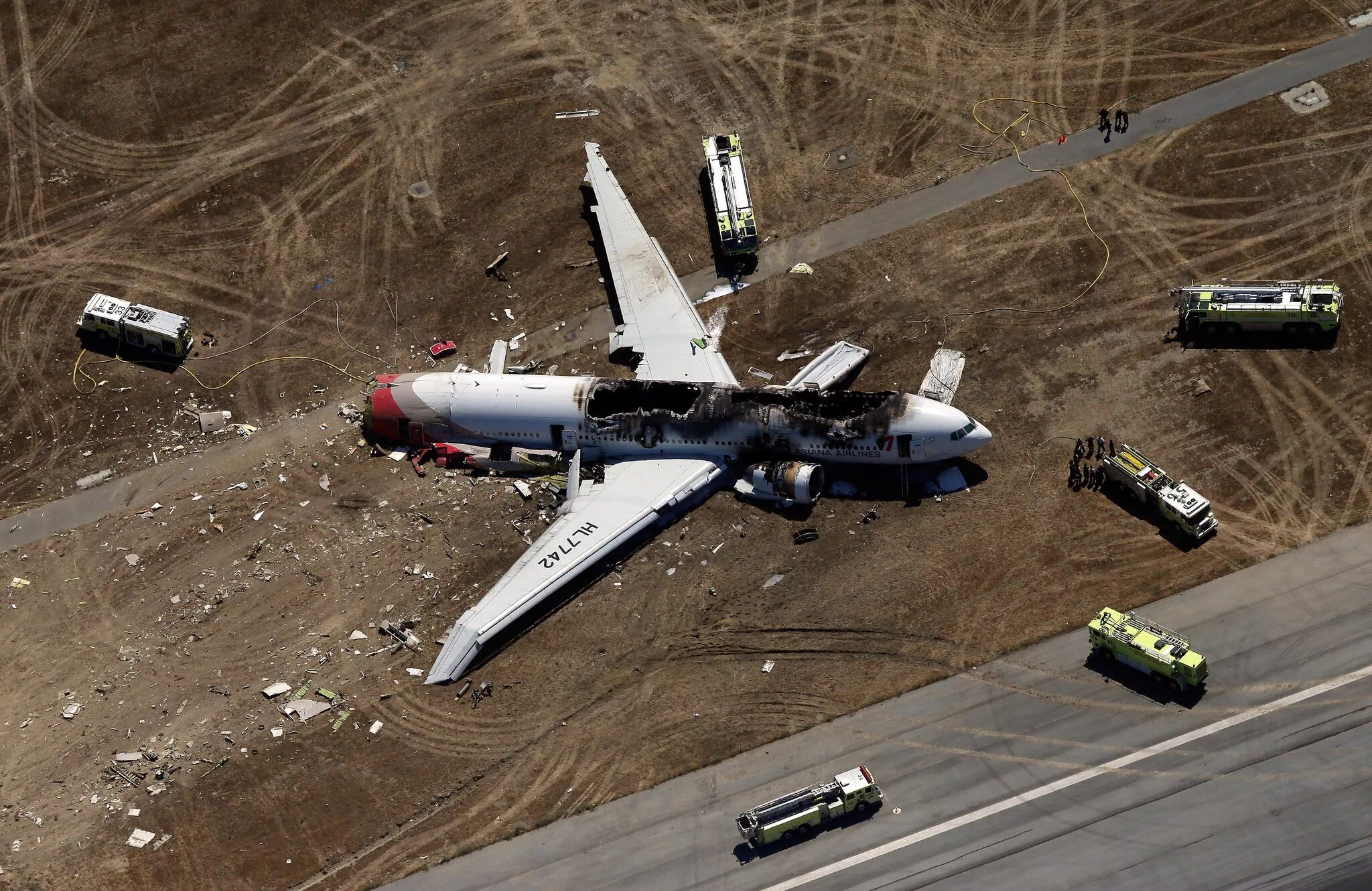 Boeing 1337 crash. Air transport 782 crash.