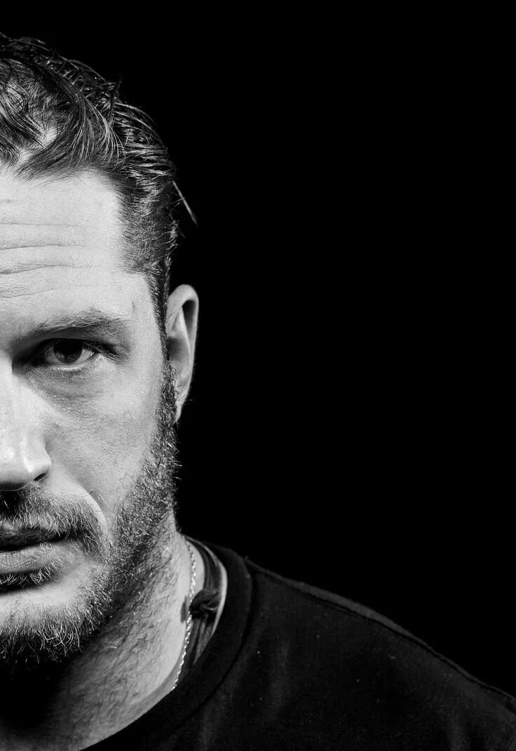 Tom на телефон. Tom Hardy. Фото Тома Харди. Тои эпрди. Том Харди брутальный.