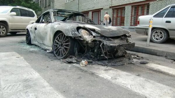 Порше горит. В одинцово загорелся порш. Порше горит. Порше горит. Самовозгорание человека фото.