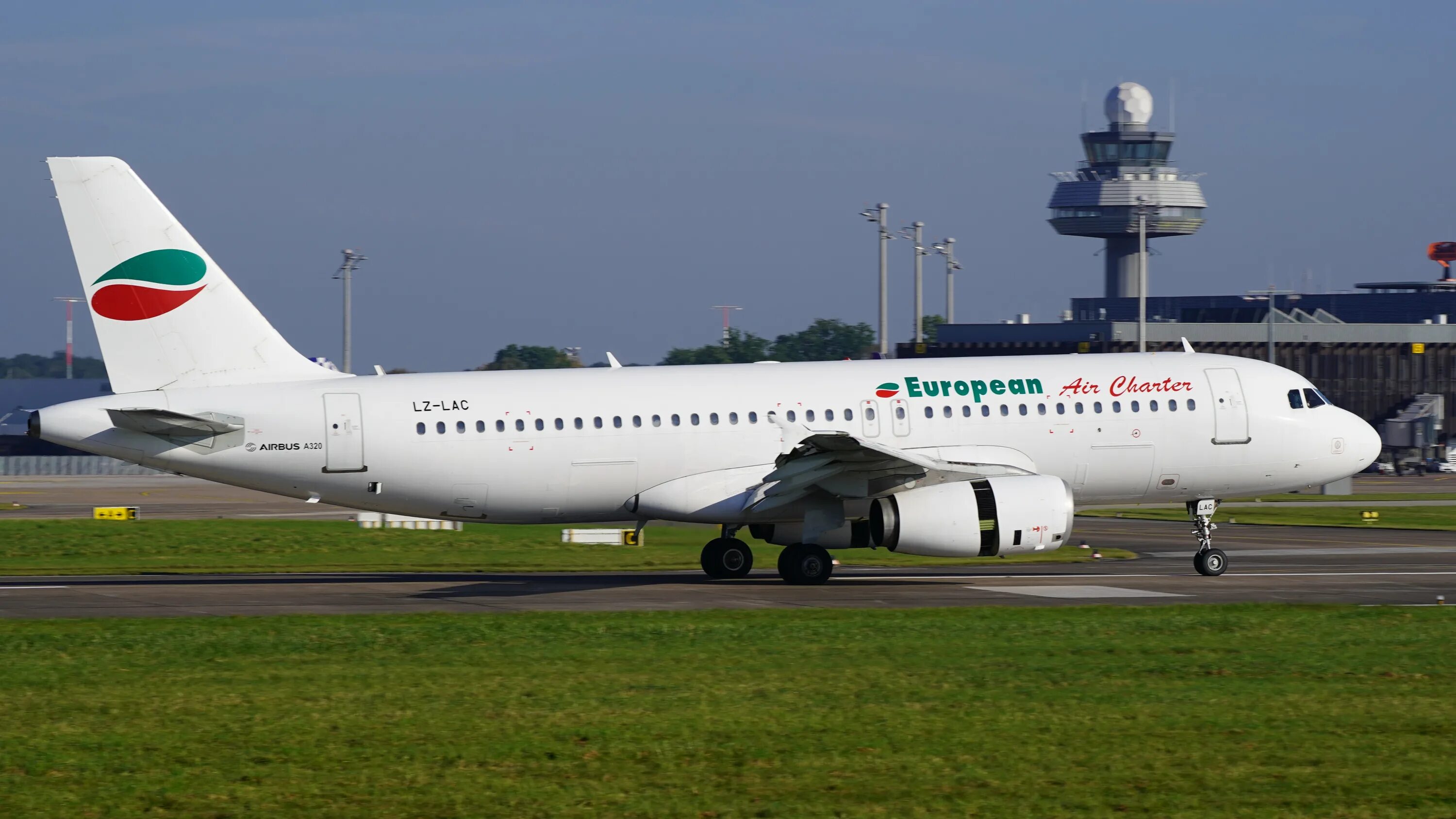 Эйр чартер. European Air Charter md82. A320-231. Аэропорт Ганновер. Bulgarian Air Charter.