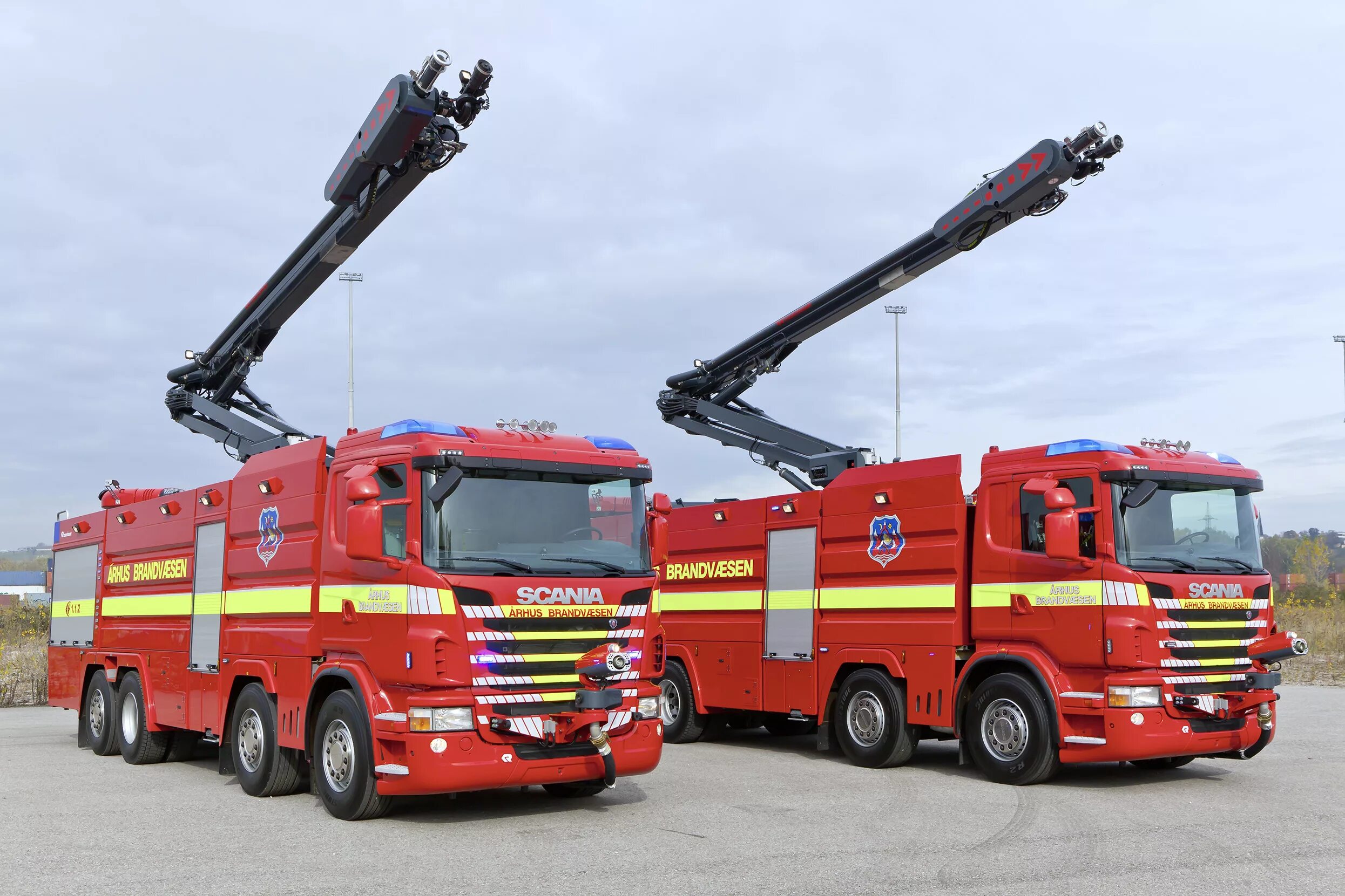 Пожарная машина со. Пожарная машина 5110dks. пожарные автомобили rosenbauer. rosenbauer ац 3,2-40. rosenbauer скания.