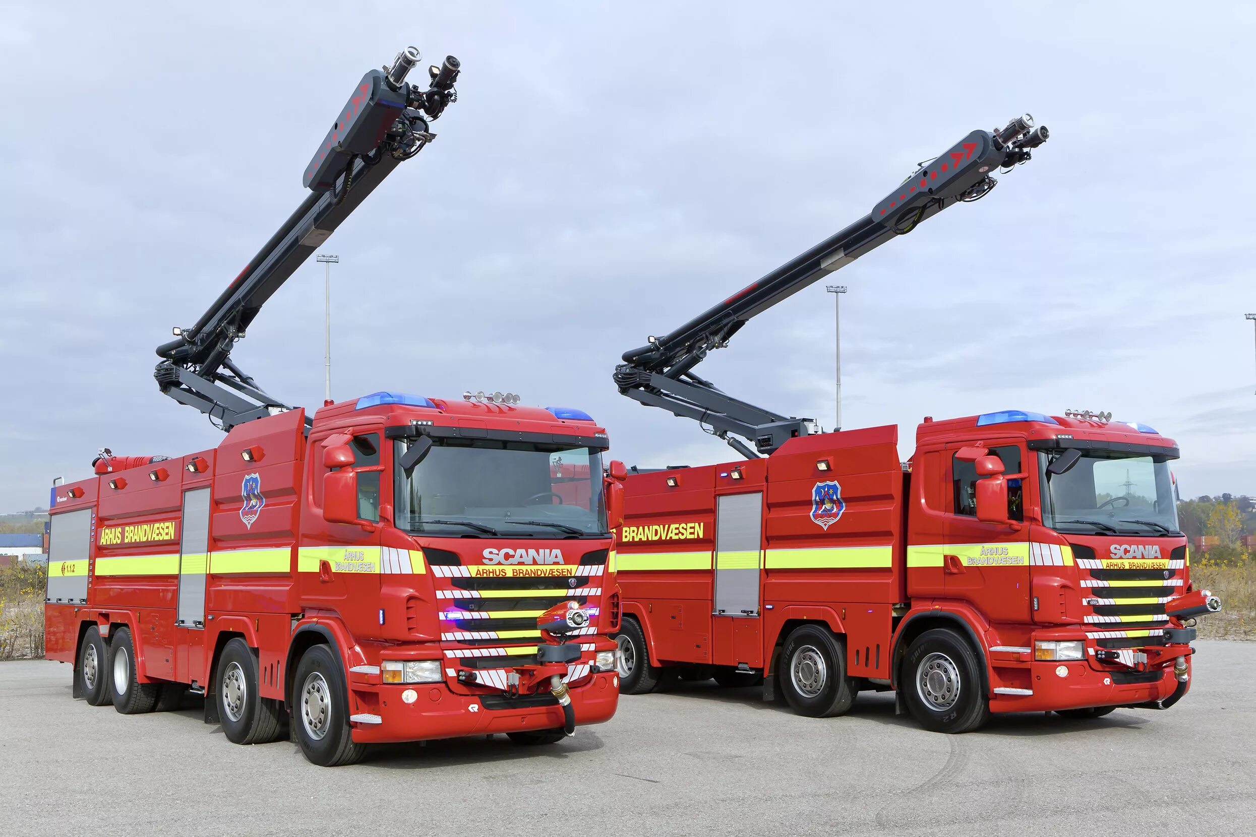 Пожарная машина 5110dks. Пожарные автомобили Rosenbauer. Rosenbauer АЦ 3,2-40. Rosenbauer Скания.