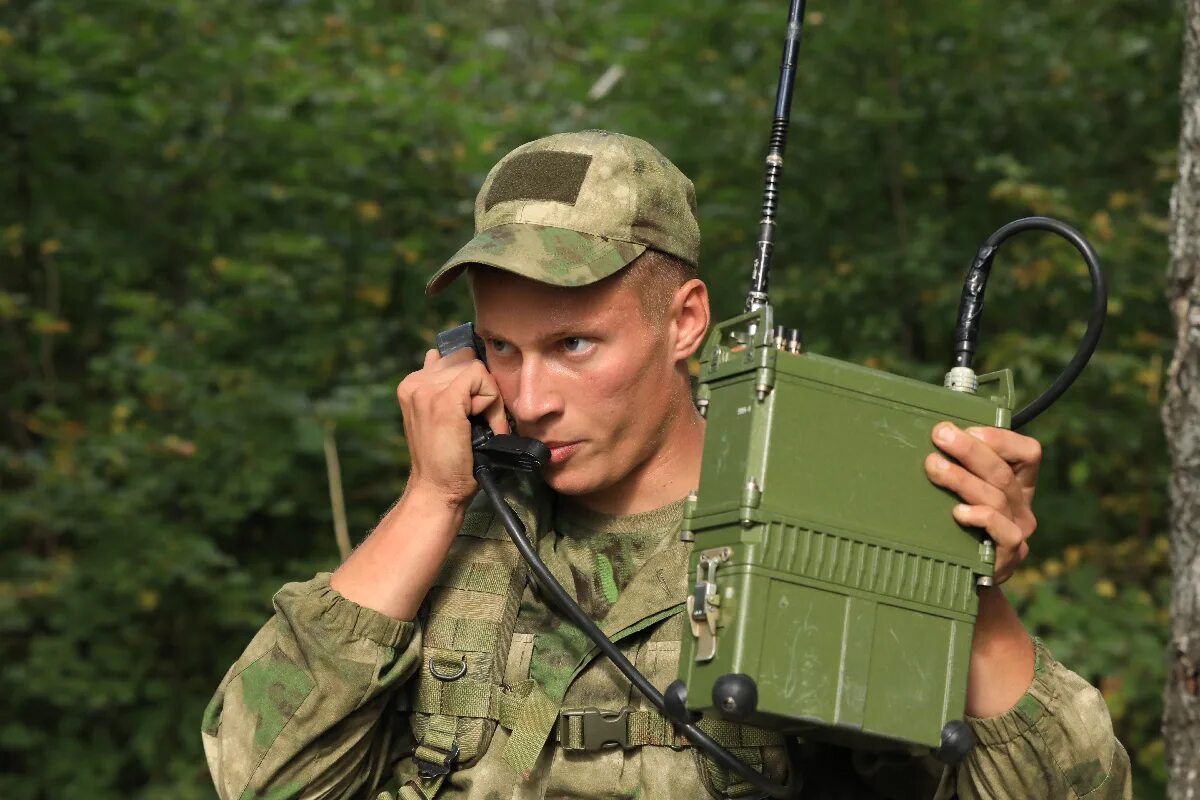 Про военную разведку. Отличники войсковой разведки 2019. Разведчик. Войсковой разведчик. Солдат разведчик.