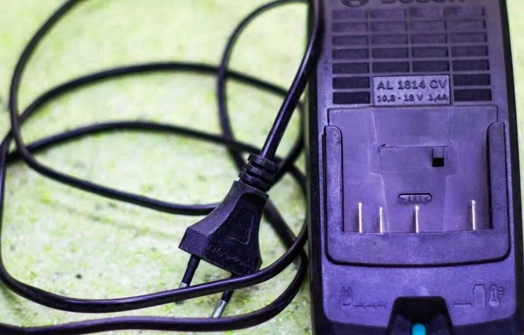 Сделать зарядное для шуруповерта. Зарядка шуруповерта 110v. зарядник для шуруповерта дорн. beko зарядка для шуруповерта. &quot;ft 2144&quot; шуруповерт &quot;зарядное устройство&quot;.