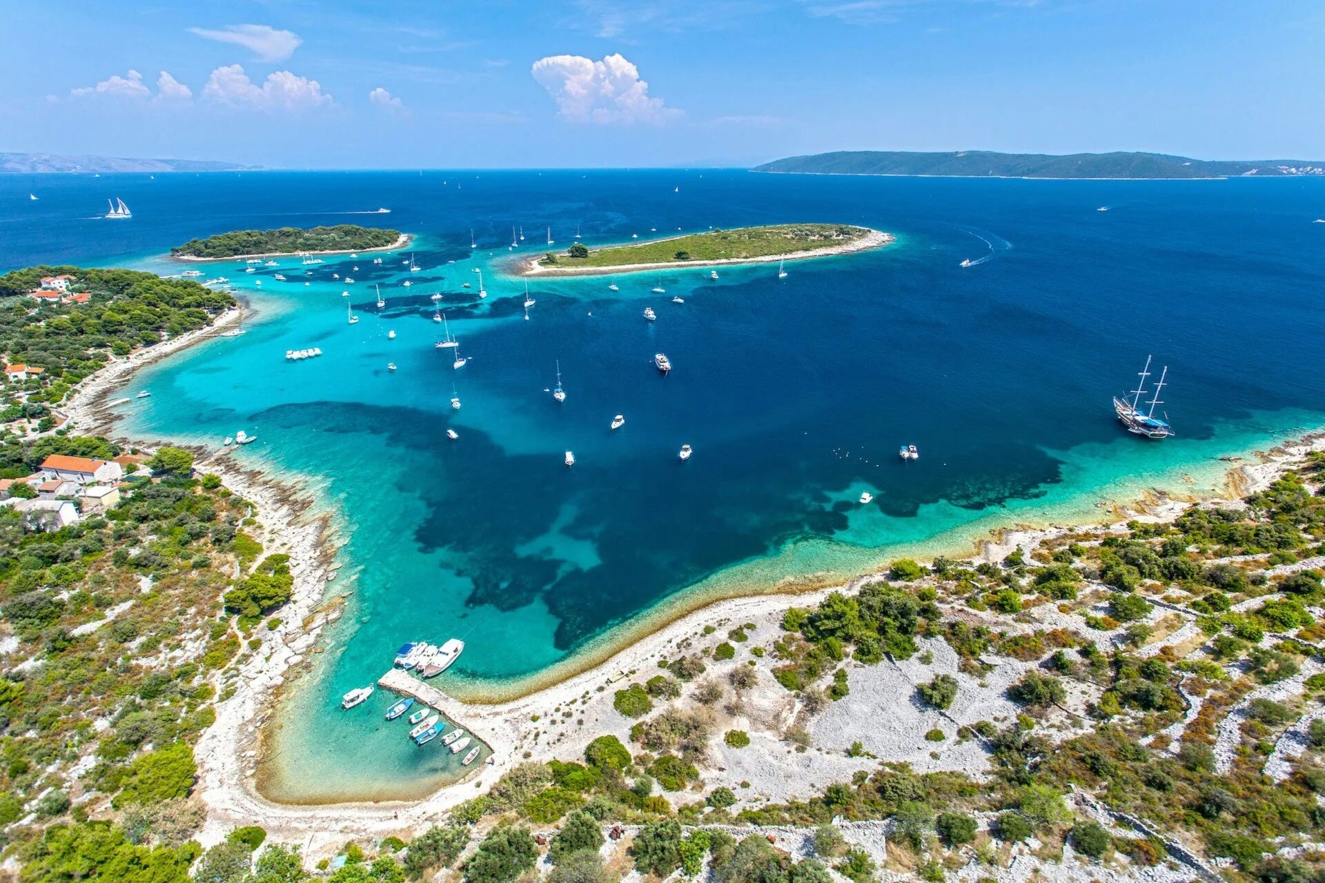 Любые 3 острова. Blue Lagoon остров Хорватия. Остров Гваделупа. Малые Антильские острова. Архипелаг Антильских островов.