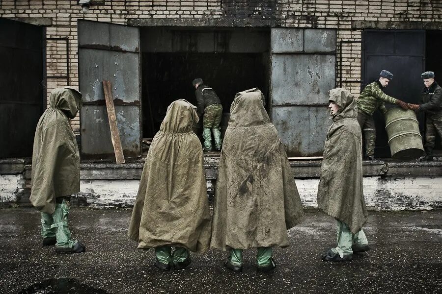 Духи вешайтесь. Хенде хох. Дембеля на вокзале. Духи вешайтесь. Духи вешайтесь.