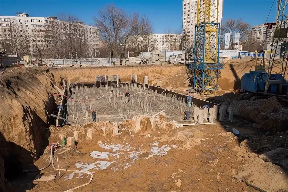 Строительный комплекс. Николаевский железнодорожный мост ярославль. Старые фотографии горловки. Медведково 1980. Строящийся дом.