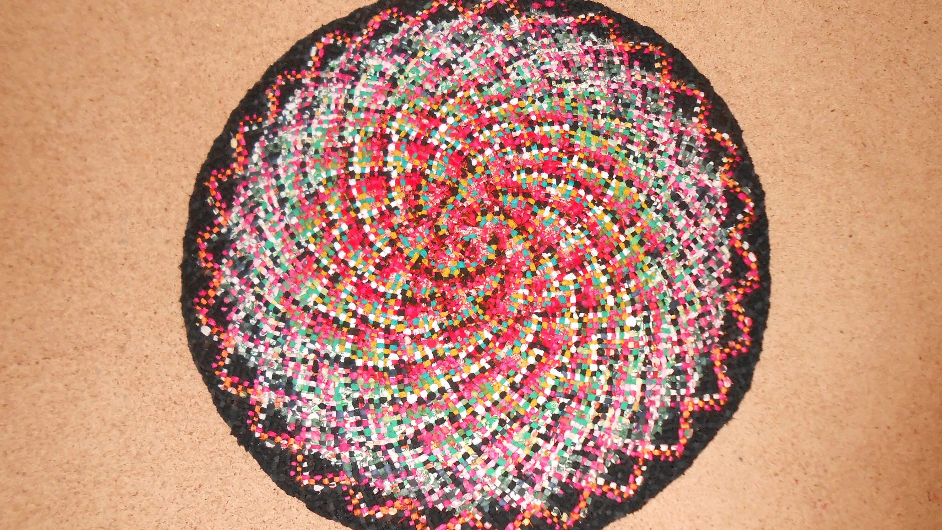 овальный коврик крючком. коврик овальный крючком мк виктории александровой. вязаный овальный коврик. ковер крючком. овальный коврик крючком.