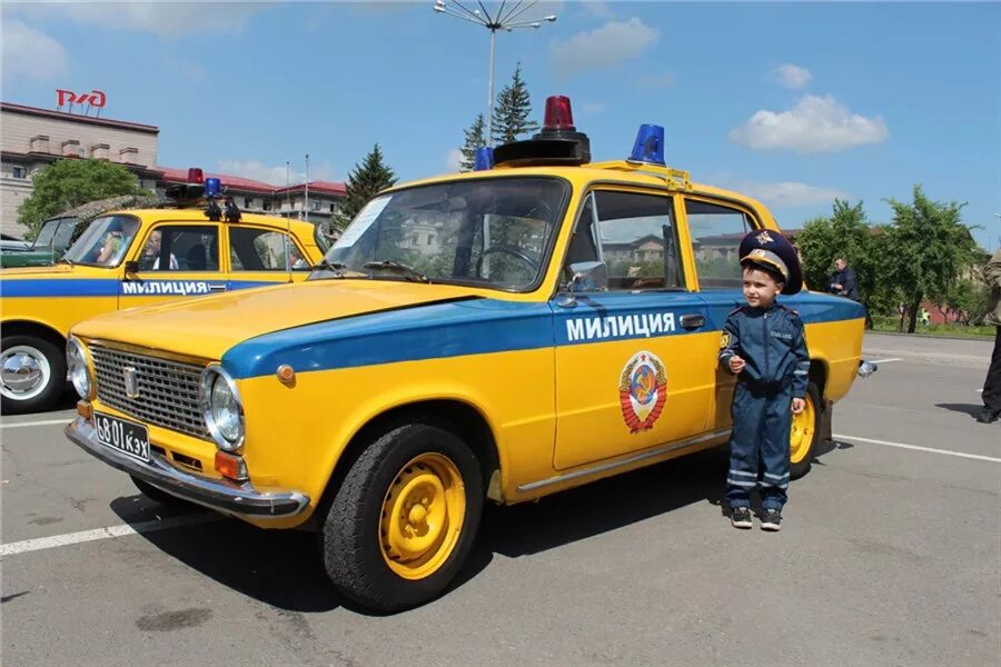 патрульная шкода октавия дпс. машина дпс. желтая машина гаи. машина дпс. машины дпс гибдд.