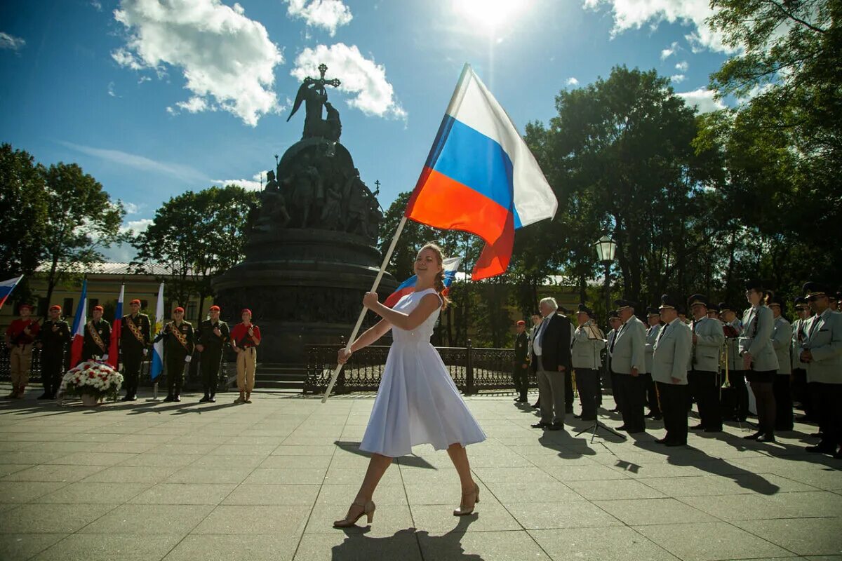 Великая Россия. Величие России. Фотосессия с флагом России. Фотосессия на день России.