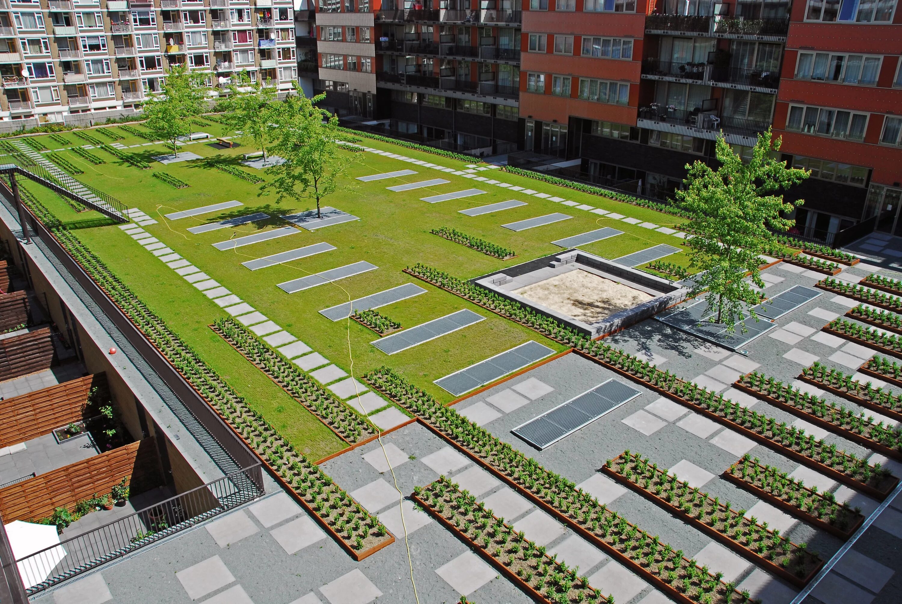 Экстенсивная зеленая кровля. Green roof стилобат. Экстенсивная зеленая кровля плоская. Экстенсивная зеленая кровля. Кандинский зеленая кровля.