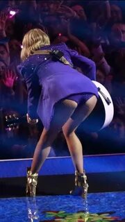 Yalangoch Baffi Taylerning erotik fotosuratlari