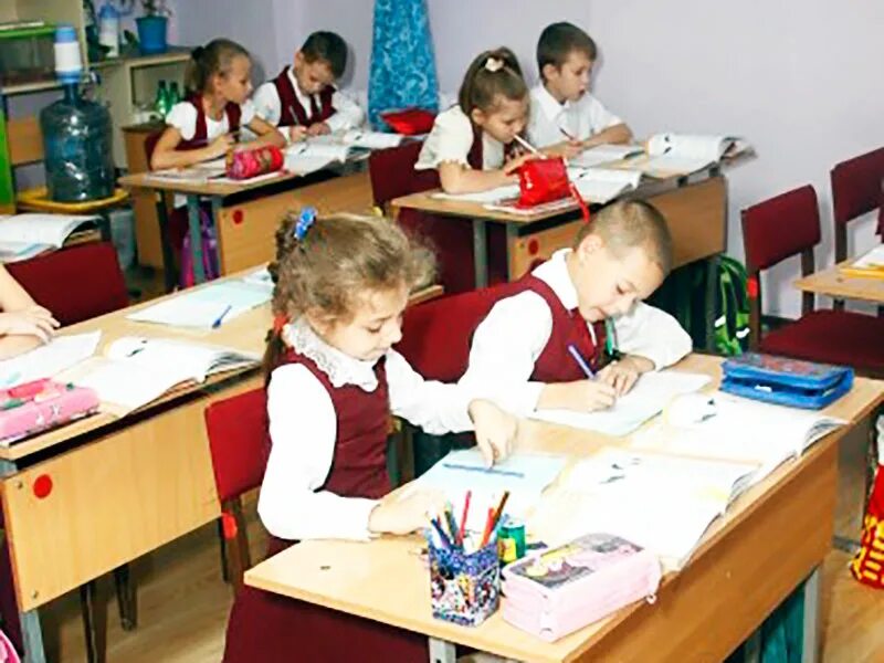Школа гимназия развитие. Гимназия развитие ростов-на-дону. Гимназия развитие ростов-на-дону космонавтов. Школа 107 ростов учителя. Школа гимназия развитие.