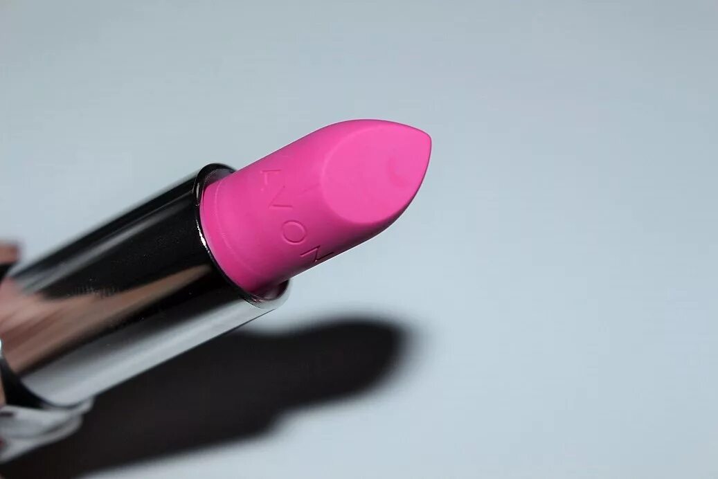 Avon ultra. Avon Ultra Matte. Помада эйвон розовый пунш. Помада Avon фуксия. Avon помада Pure Pink.