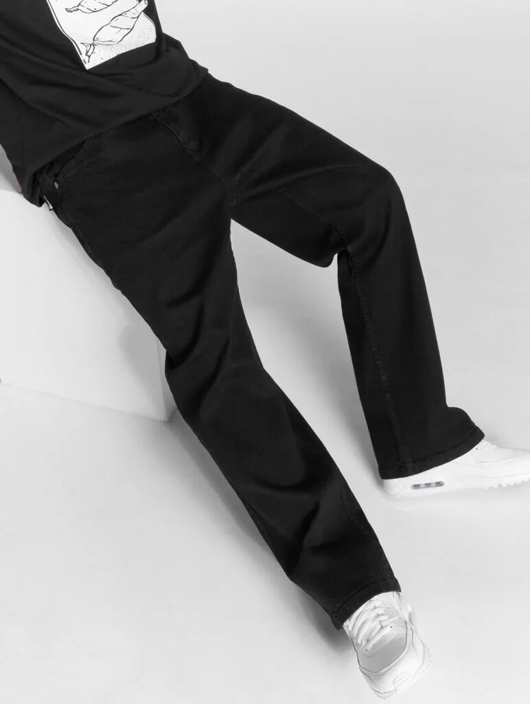 Черные брюки с белыми швами. Широкие джинсы мужские черные. Широкие черные штаны мужские. Брюки широкие мужские черные. Широкие черны5джинсы мужские.