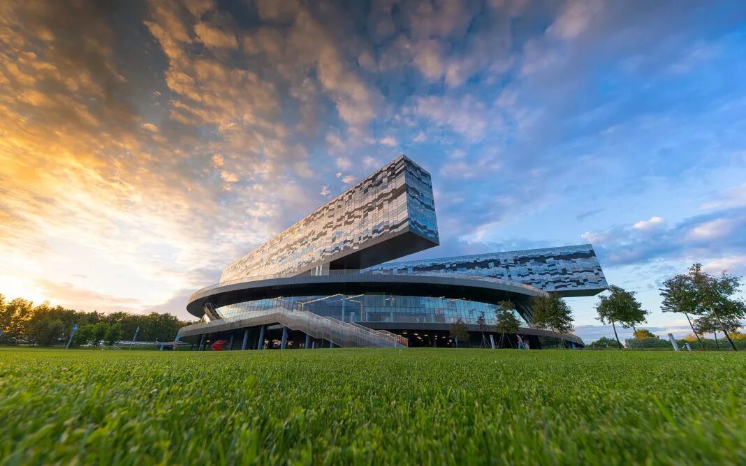 Создание центра инноваций. Создание центра инноваций. Компания резидент в технопарке сколково. It технологии. Цифровые технологии в управлении.