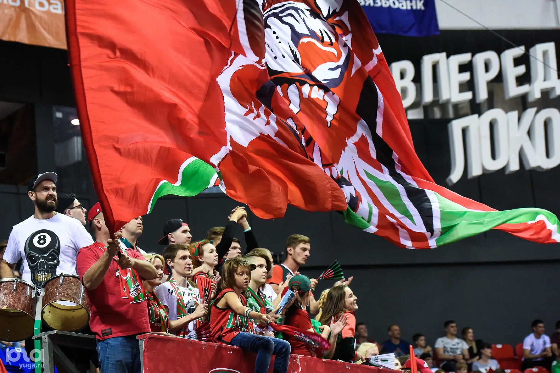 Баскетбольный клуб локомотив-кубань логотип. Локомотив краснодар баскетбол логотип. Локо кубань. Локо кубань. Зубастик локомотив кубань.