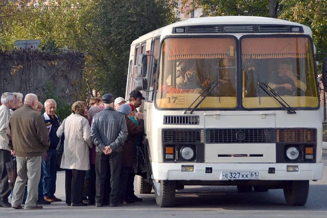 Каменск шахтинский 115. Автовокзал Каменск-Шахтинский. Автобусы Каменск Шахтинский. 115 Автобус Каменск-Шахтинский. Автобус 303 Каменск Шахтинский.