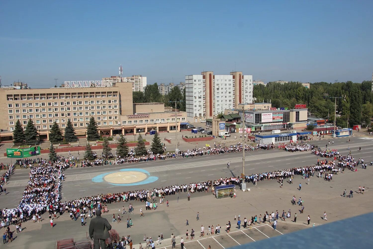 Балаково население численность. Площадь города Балаково. Балаково центр города. Центральная площадь Балаково. Главная улица площадь Балаково.